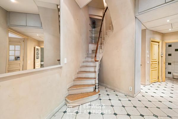 Duplex de caractère avec balcon à revisiter à Saint Michel