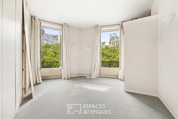 Duplex de caractère avec balcon à revisiter à Saint Michel