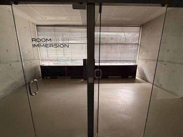 Local/bureaux au RDC à louer LYON 7EME (69), d'une surface de 533 m² environ dont 158m2 à l’étage, avec en option potentielle 3 places de parking et 4 garages en sous-sol.