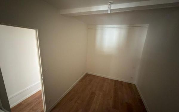 Appartement à louer    3 pièces • 78,41 m2 Valence