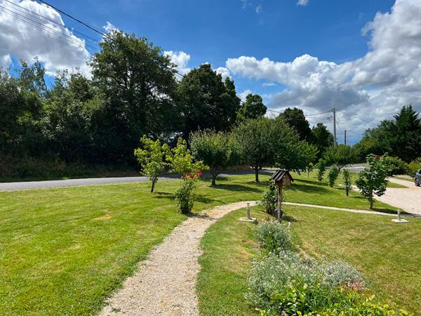 Immeuble de 218 m² - 3 logements - Activité gîte en cours - Terrain 2250 m²