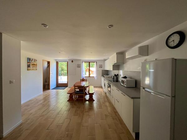 Immeuble de 218 m² - 3 logements - Activité gîte en cours - Terrain 2250 m²