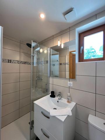 Immeuble de 218 m² - 3 logements - Activité gîte en cours - Terrain 2250 m²