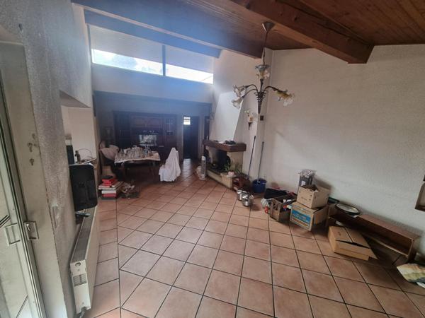 Ensemble immobilier aux multiples possibilités ? Plus de 400 m² exploitables !