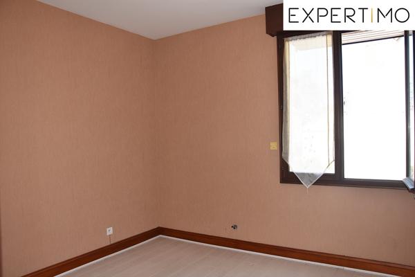 Saint-Éloy-les-Mines (63700) Montaigut-en-Combraille, Maison de Bourg de 184 m²