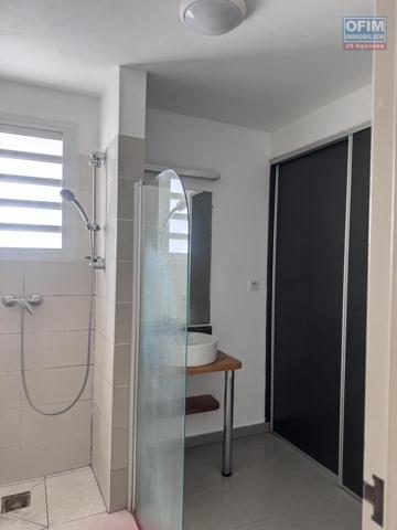 A louer très bel appartement F3 sur la résidence COQUELICOTS 4 à Sainte Clotilde.