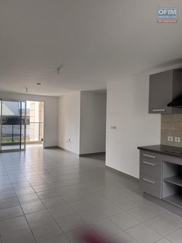 A louer très bel appartement F3 sur la résidence COQUELICOTS 4 à Sainte Clotilde.