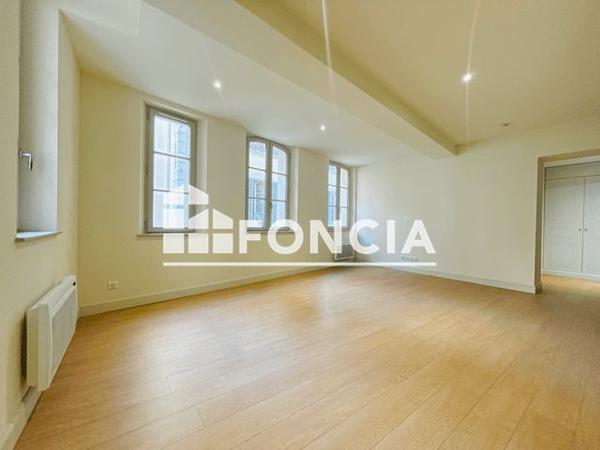 Location Appartement 2 pièces 47.4 m² - 21 RUE PIERRE SEMARD Toulon 83000