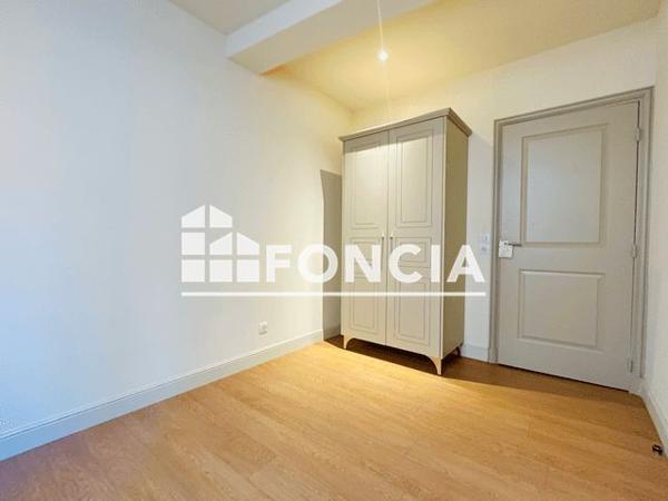 Location Appartement 2 pièces 47.4 m² - 21 RUE PIERRE SEMARD Toulon 83000