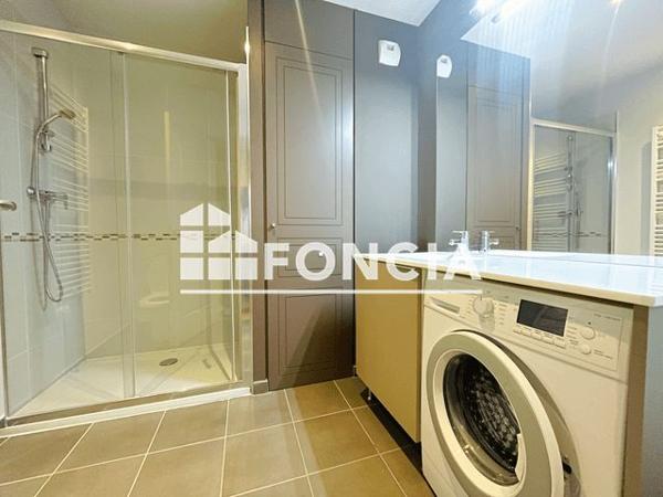 Location Appartement 2 pièces 47.4 m² - 21 RUE PIERRE SEMARD Toulon 83000