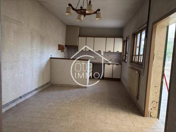 Castillon-la-Bataille : Maison de ville, garage et jardin