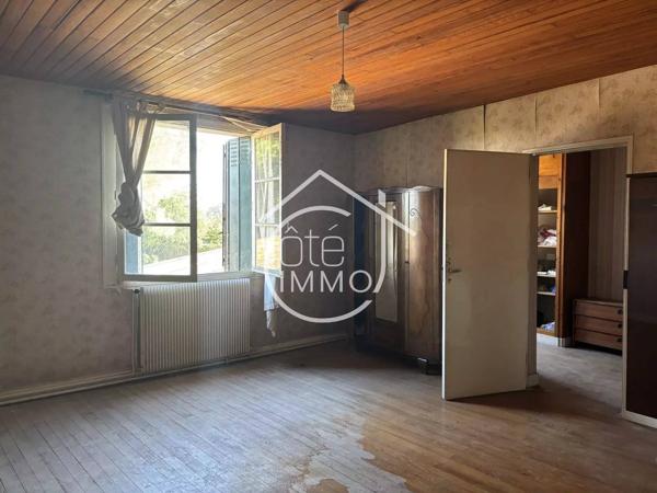 Castillon-la-Bataille : Maison de ville, garage et jardin