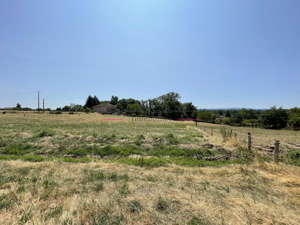 Maison à rénover avec grand terrain attenant en pleine campagne