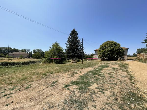 Maison à rénover avec grand terrain attenant en pleine campagne