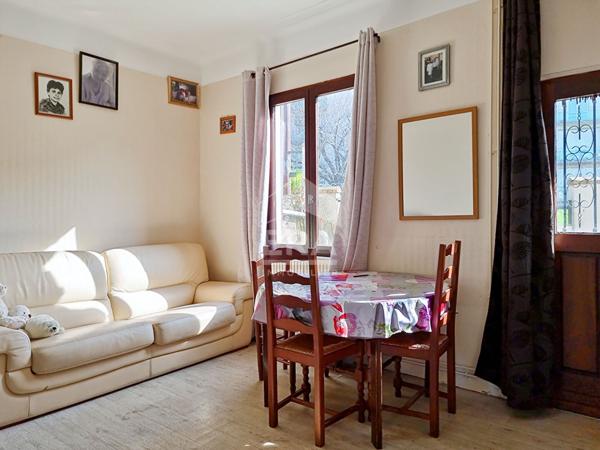 Montreuil maison de 3 pièces de 40 m² avec jardin et dépendance