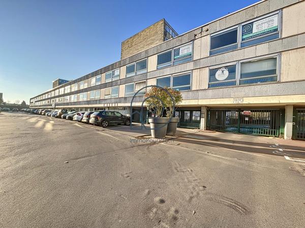 Croix – Résidence Flandre | Bureaux 157 m² entièrement rénovés | Avenue de Flandre | À vendre