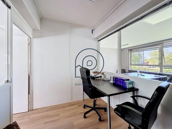 Croix – Résidence Flandre | Bureaux 157 m² entièrement rénovés | Avenue de Flandre | À vendre