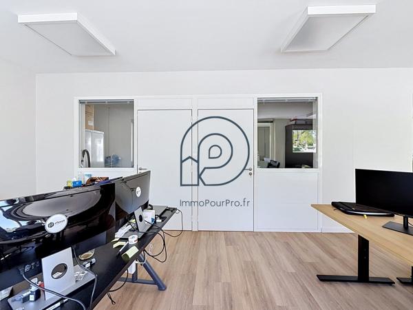 Croix – Résidence Flandre | Bureaux 157 m² entièrement rénovés | Avenue de Flandre | À vendre