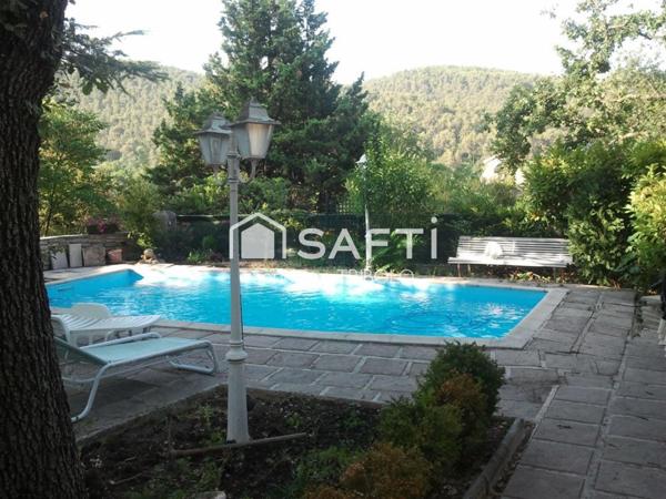 Opportunité rare pour investisseurs. Maison divisée en appartements pour du locatif