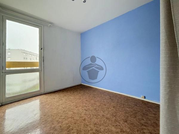 Vente                                                      Appartement
                        
                     4 pièces                      70 m2                     à Saint-Quentin
