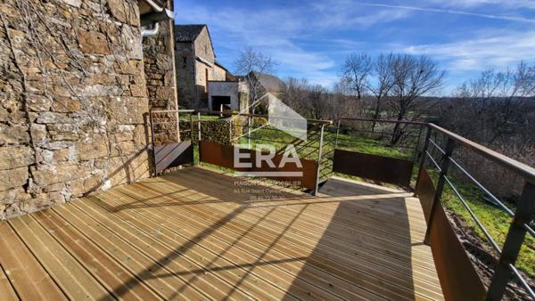 Maison de caractère en pierre rénovée avec jardin et terrasse .Rodelle- Les Escabrins