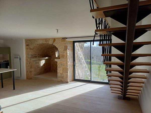 Maison de caractère en pierre rénovée avec jardin et terrasse .Rodelle- Les Escabrins