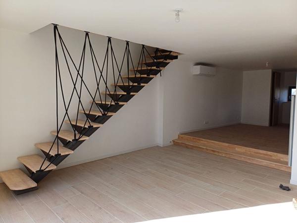 Maison de caractère en pierre rénovée avec jardin et terrasse .Rodelle- Les Escabrins