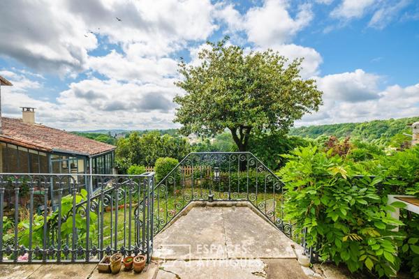 Demeure de magistrats à magnifier et son jardin suspendu sur la vallée