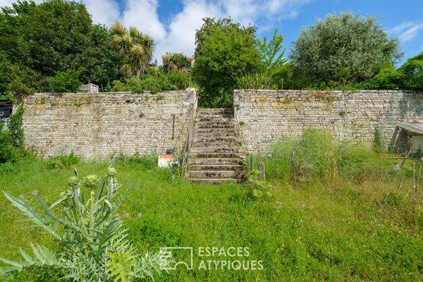 Demeure de magistrats à magnifier et son jardin suspendu sur la vallée