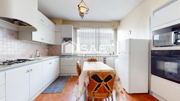 À vendre – Superbe appartement T4 traversant de 85 m² avec balcon plein sud – Bron Église (Place Baptiste Curial)