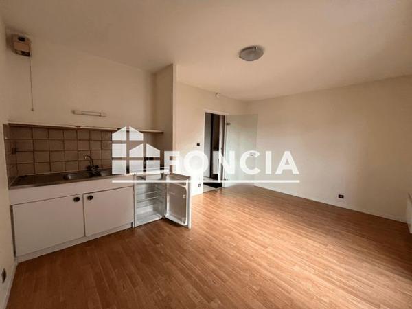 Location Studio 22.6 m² - 5-7 RUE TRAVOT Cholet 49300