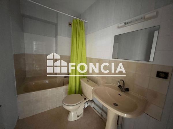 Location Studio 22.6 m² - 5-7 RUE TRAVOT Cholet 49300