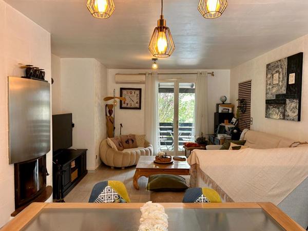 A vendre, superbe maison de plain-pied 181m² à MENSIGNAC 24350