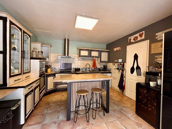 A vendre, superbe maison de plain-pied 181m² à MENSIGNAC 24350