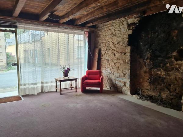 À Vendre à La Chèze Ancien commerce situé en plein bourg de la chèze 