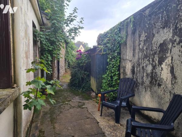 À Vendre à La Chèze Ancien commerce situé en plein bourg de la chèze 