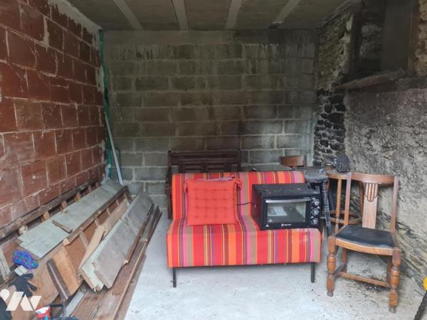 À Vendre à La Chèze Ancien commerce situé en plein bourg de la chèze 