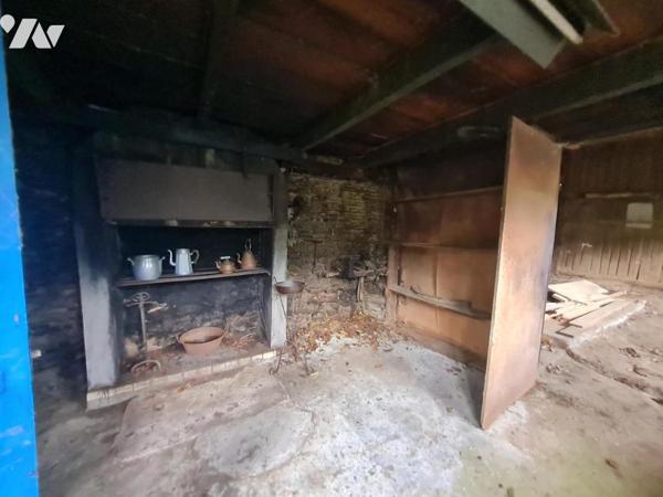 À Vendre à La Chèze Ancien commerce situé en plein bourg de la chèze 