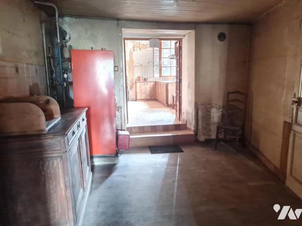 À Vendre à La Chèze Ancien commerce situé en plein bourg de la chèze 