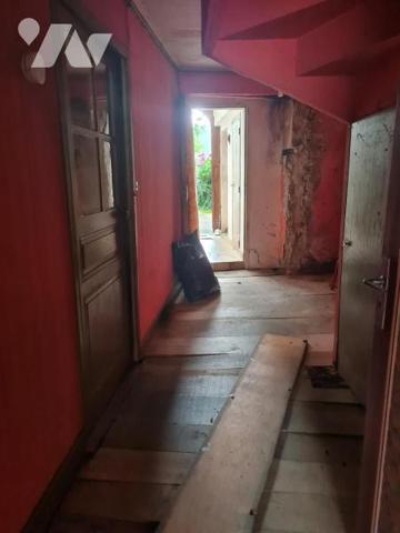 À Vendre à La Chèze Ancien commerce situé en plein bourg de la chèze 