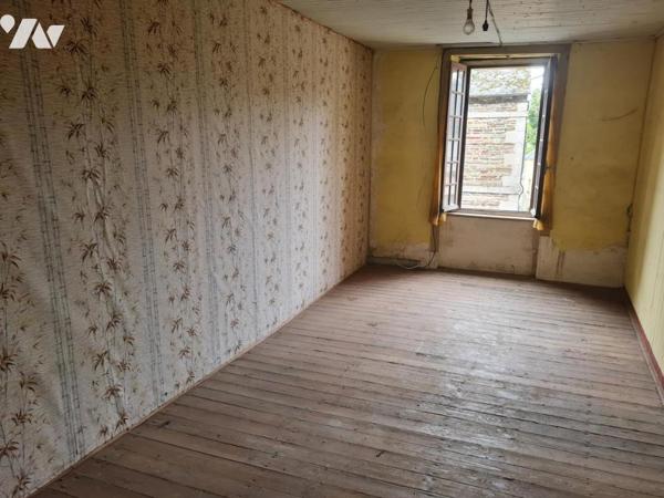 À Vendre à La Chèze Ancien commerce situé en plein bourg de la chèze 