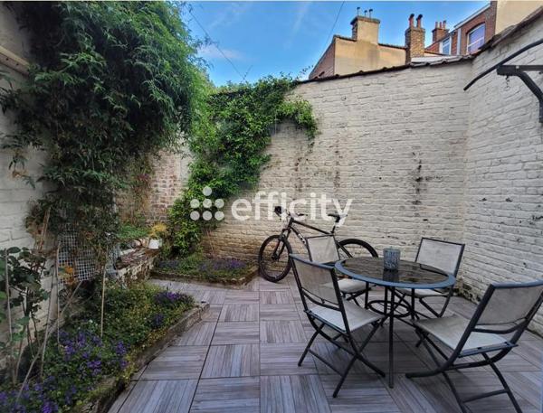 Immeuble 9 pièces - 208 m²