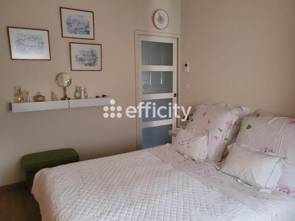 Immeuble 9 pièces - 208 m²