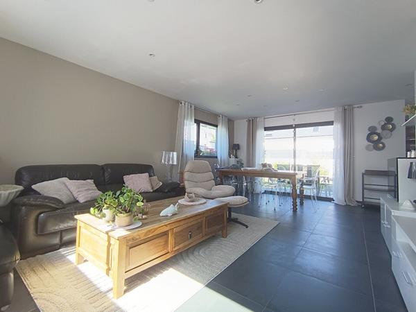 Maison à vendre à Saint-Avé de 4 chambres idéalement placée dans un environnement prisé