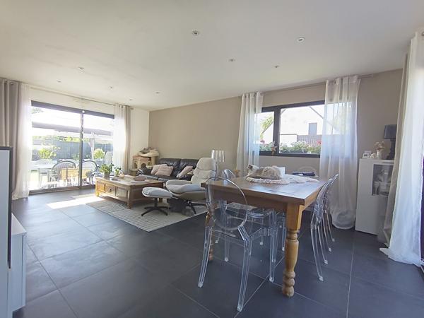 Maison à vendre à Saint-Avé de 4 chambres idéalement placée dans un environnement prisé