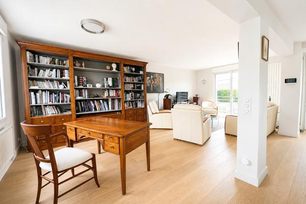 Maison entièrement rénovée avec sous-sol total à Massy