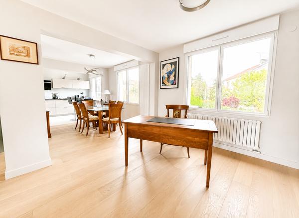 Maison entièrement rénovée avec sous-sol total à Massy
