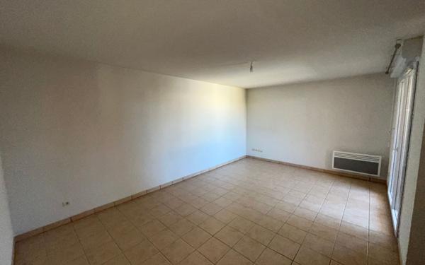 Appartement à vendre    2 pièces • 45 m2 Mèze