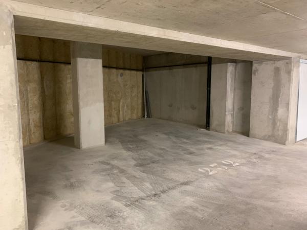 Location parking / box Montpellier - 13 m² - 59 €/mois