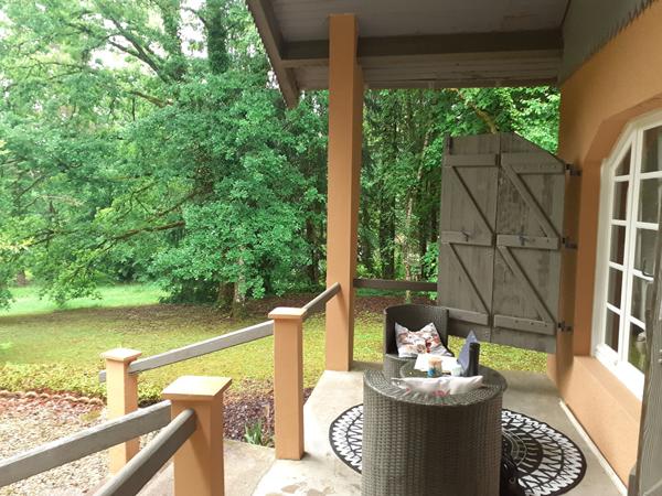 Le Rêve d'Évasion : Votre Cabane Rénovée au Coeur de la Forêt, à un Saut de Puce de Chaumont